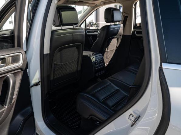 Volkswagen Touareg II Рестайлинг с пробегом 2015 года, цена 2 950 000 рублей, 235854 км, внедорожник, Автокод Объявления