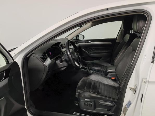 Volkswagen Passat B8 Рестайлинг с пробегом 2020 года, цена 2 175 000 рублей, 102917 км, седан, Автокод Объявления