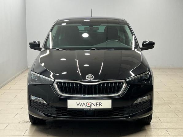 Skoda Rapid II с пробегом 2021 года, цена 1 996 000 рублей, 48743 км, лифтбек, Автокод Объявления