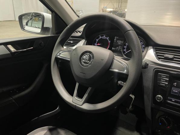 Skoda Rapid I Рестайлинг с пробегом 2018 года, цена 1 025 000 рублей, 164200 км, лифтбек, Автокод Объявления