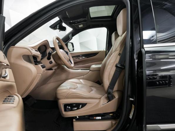 Cadillac Escalade IV с пробегом 2017 года, цена 5 350 000 рублей, 81684 км, внедорожник, Автокод Объявления