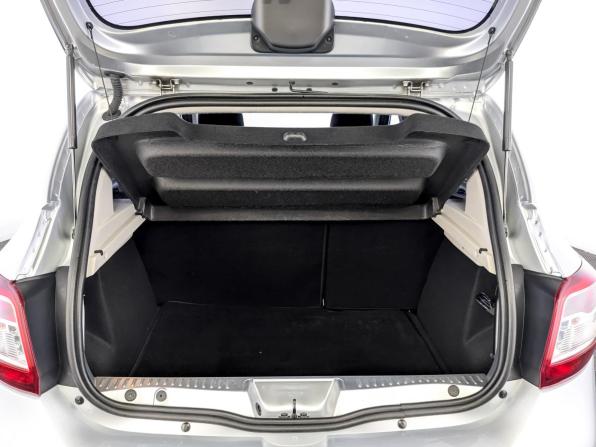 Renault Sandero II Рестайлинг с пробегом 2021 года, цена 1 265 000 рублей, 107636 км, хэтчбек, Автокод Объявления