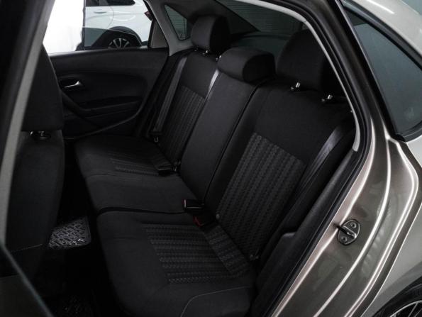 Volkswagen Polo V Рестайлинг с пробегом 2016 года, цена 999 000 рублей, 199908 км, седан, Автокод Объявления