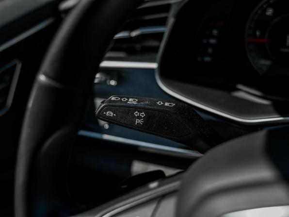 Audi Q8 I (4M) с пробегом 2022 года, цена 6 050 000 рублей, 115834 км, внедорожник, Автокод Объявления