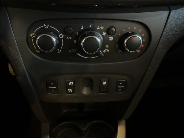 Renault Logan II с пробегом 2015 года, цена 469 000 рублей, 245507 км, седан, Автокод Объявления