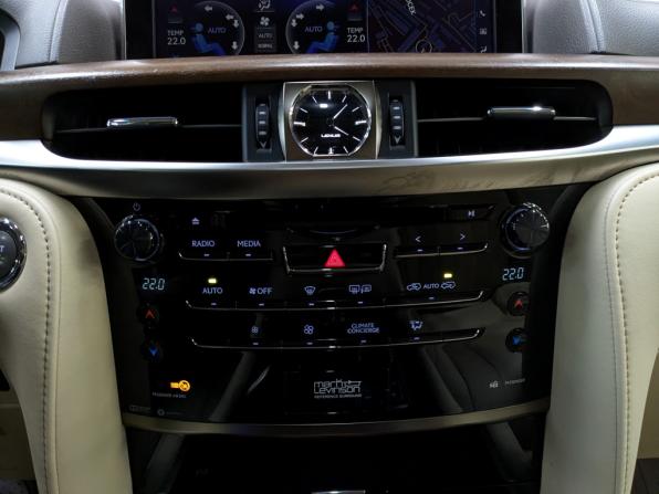 Lexus LX III Рестайлинг 2 с пробегом 2016 года, цена 6 800 000 рублей, 132174 км, внедорожник, Автокод Объявления