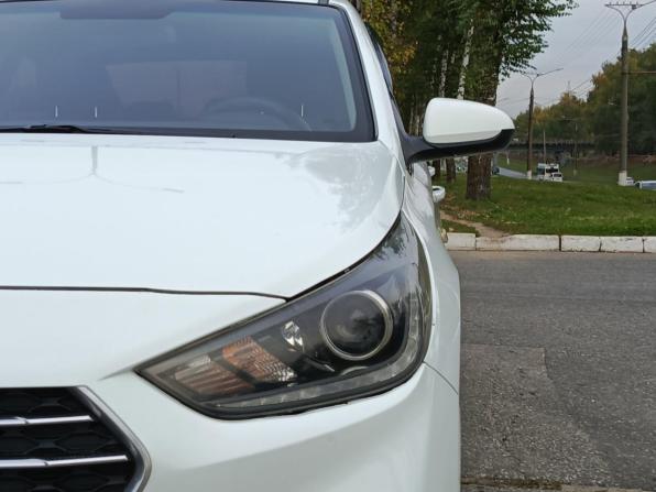 Hyundai Solaris II с пробегом 2018 года, цена 993 000 рублей, 183000 км, седан, Автокод Объявления