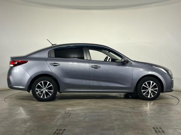 Kia Rio IV с пробегом 2018 года, цена 1 380 000 рублей, 80779 км, седан, Автокод Объявления