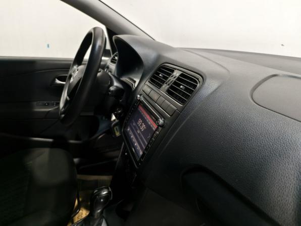 Volkswagen Polo V Рестайлинг с пробегом 2016 года, цена 1 185 000 рублей, 110650 км, седан, Автокод Объявления