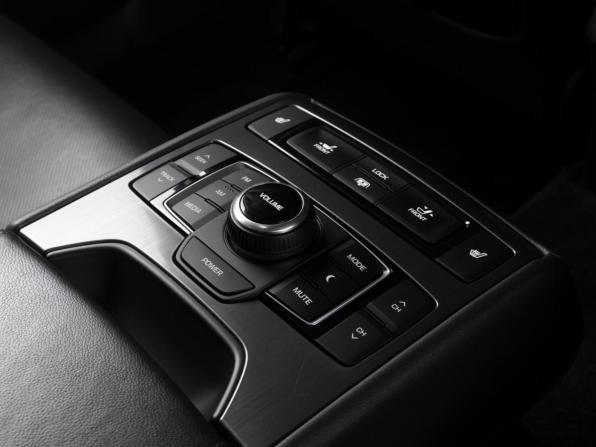Hyundai Genesis II с пробегом 2016 года, цена 2 199 000 рублей, 195564 км, седан, Автокод Объявления