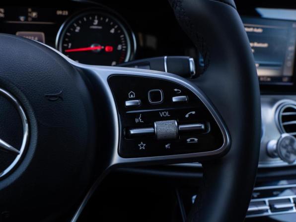Mercedes-Benz E-Класс V (W213 S213 C238) с пробегом 2020 года, цена 1 949 000 рублей, 471749 км, седан, Автокод Объявления