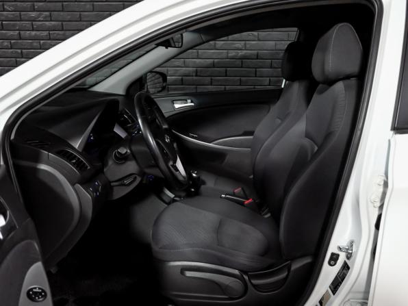 Hyundai Solaris I с пробегом 2014 года, цена 1 040 000 рублей, 196772 км, седан, Автокод Объявления