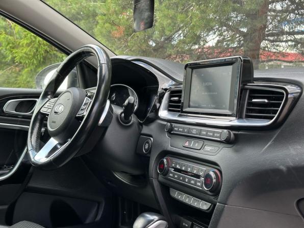 Kia Ceed III с пробегом 2019 года, цена 1 320 000 рублей, 209530 км, универсал, Автокод Объявления