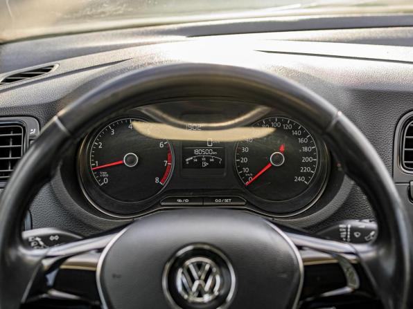 Volkswagen Polo V Рестайлинг с пробегом 2018 года, цена 750 000 рублей, 180164 км, седан, Автокод Объявления