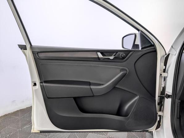 Skoda Rapid I Рестайлинг с пробегом 2019 года, цена 850 000 рублей, 229200 км, лифтбек, Автокод Объявления