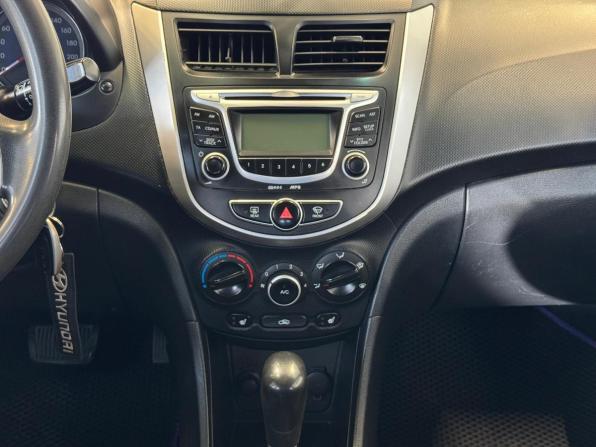 Hyundai Solaris I с пробегом 2012 года, цена 679 000 рублей, 172000 км, хэтчбек, Автокод Объявления