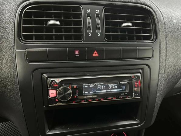 Volkswagen Polo V Рестайлинг с пробегом 2016 года, цена 978 600 рублей, 87933 км, седан, Автокод Объявления