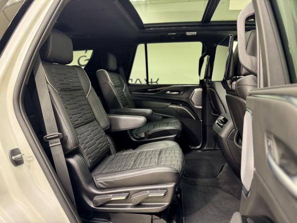 Cadillac Escalade-V I с пробегом 2022 года, цена 15 990 000 рублей, 19127 км, внедорожник, Автокод Объявления
