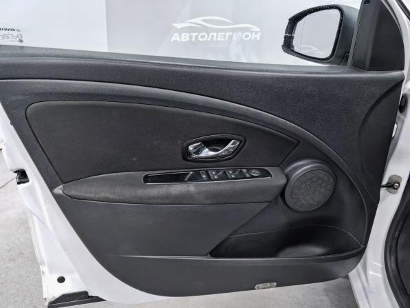 Renault Megane III с пробегом 2012 года, цена 660 000 рублей, 270000 км, хэтчбек, Автокод Объявления