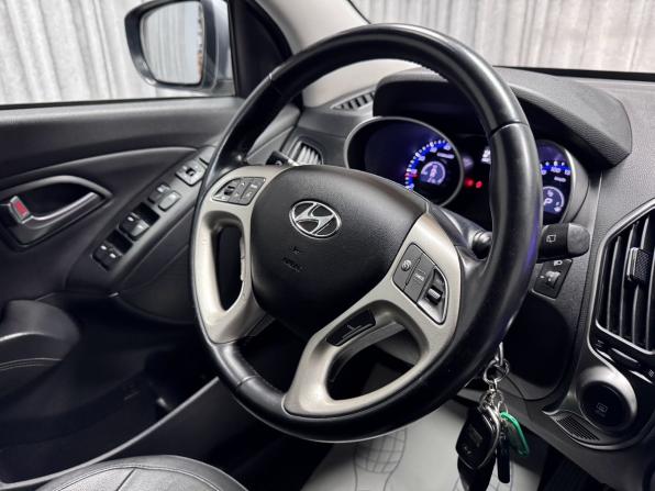Hyundai ix35 I Рестайлинг с пробегом 2015 года, цена 1 590 000 рублей, 146031 км, внедорожник, Автокод Объявления