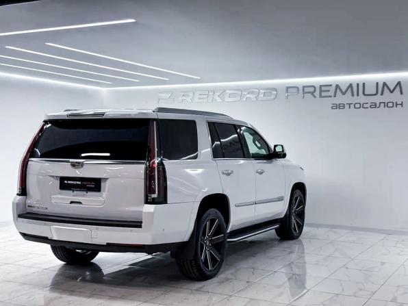Cadillac Escalade IV с пробегом 2019 года, цена 5 399 000 рублей, 82441 км, внедорожник, Автокод Объявления