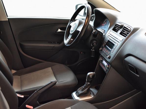 Volkswagen Polo V Рестайлинг с пробегом 2015 года, цена 705 000 рублей, 182000 км, седан, Автокод Объявления