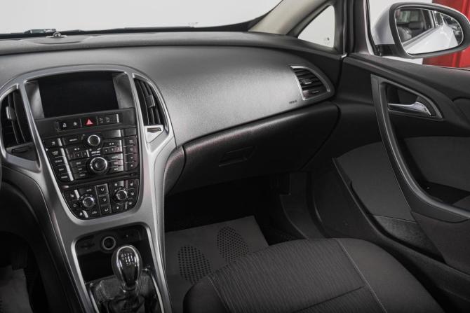Opel Astra J с пробегом 2011 года, цена 729 000 рублей, 261228 км, универсал, Автокод Объявления
