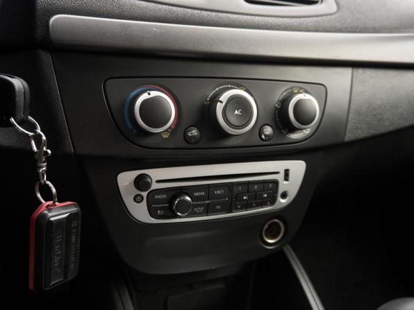 Renault Megane III Рестайлинг 2 с пробегом 2015 года, цена 690 000 рублей, 183225 км, хэтчбек, Автокод Объявления