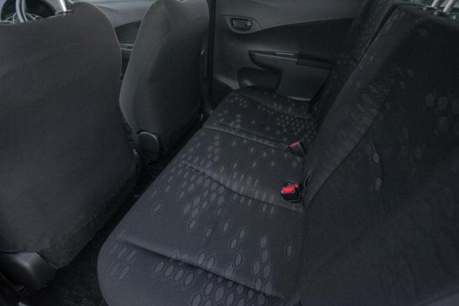 Toyota Ractis II с пробегом 2015 года, цена 1 025 000 рублей, 69800 км, хэтчбек, Автокод Объявления