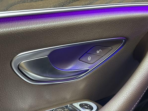 Mercedes-Benz E-Класс V (W213 S213 C238) с пробегом 2019 года, цена 3 395 000 рублей, 168576 км, седан, Автокод Объявления