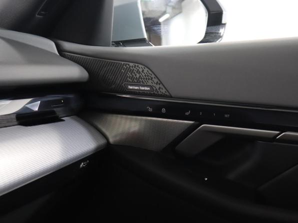 BMW 5 серии VIII (G60/G61/G68) с пробегом 2025 года, цена 8 290 000 рублей, 10482 км, седан, Автокод Объявления