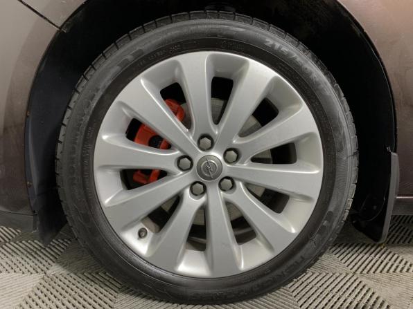 Opel Astra J Рестайлинг с пробегом 2014 года, цена 930 000 рублей, 136601 км, хэтчбек, Автокод Объявления