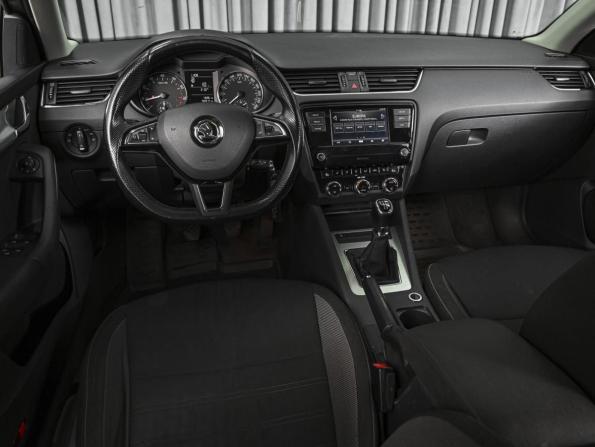 Skoda Octavia III (A7) Рестайлинг с пробегом 2017 года, цена 1 612 000 рублей, 150914 км, лифтбек, Автокод Объявления