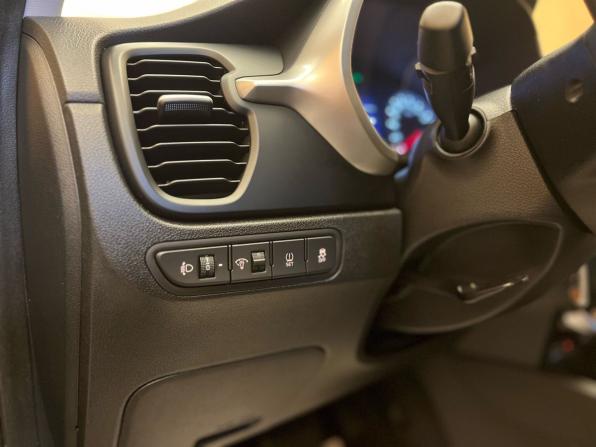 Kia Rio IV Рестайлинг с пробегом 2021 года, цена 1 849 000 рублей, 43000 км, хэтчбек, Автокод Объявления