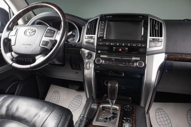 Toyota Land Cruiser 200 Series Рестайлинг 1 с пробегом 2013 года, цена 3 899 000 рублей, 288584 км, внедорожник, Автокод Объявления