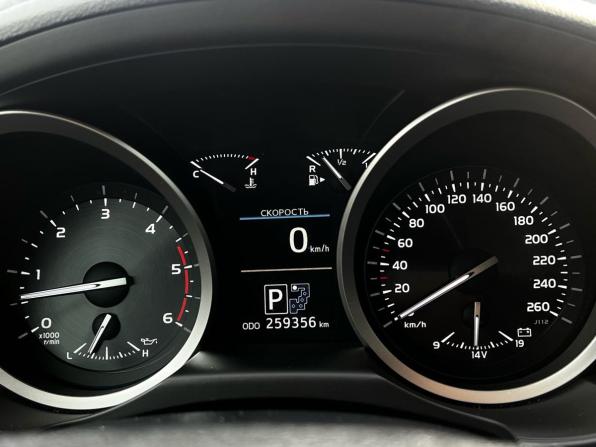 Toyota Land Cruiser 200 Series Рестайлинг 1 с пробегом 2013 года, цена 3 429 000 рублей, 259356 км, внедорожник, Автокод Объявления