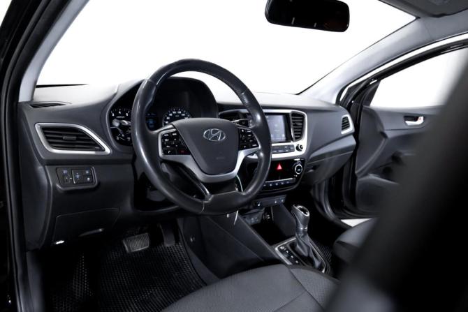 Hyundai Solaris II с пробегом 2017 года, цена 1 050 000 рублей, 251450 км, седан, Автокод Объявления