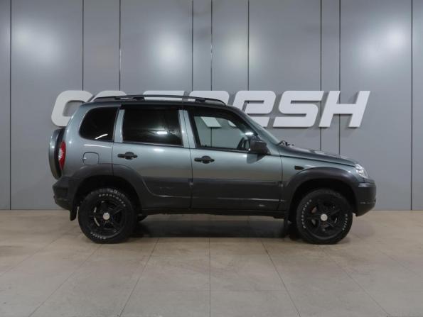 Chevrolet Niva I Рестайлинг с пробегом 2018 года, цена 836 400 рублей, 72357 км, внедорожник, Автокод Объявления
