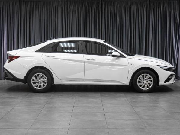 Hyundai Elantra VII (CN7) Рестайлинг с пробегом 2024 года, цена 2 615 000 рублей, 1081 км, седан, Автокод Объявления