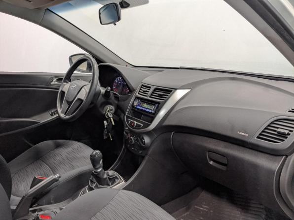 Hyundai Solaris I Рестайлинг с пробегом 2015 года, цена 950 000 рублей, 80350 км, хэтчбек, Автокод Объявления