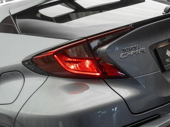 Toyota C-HR I Рестайлинг с пробегом 2021 года, цена 2 580 000 рублей, 66602 км, внедорожник, Автокод Объявления