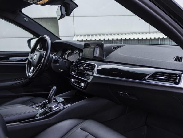 BMW 5 серии VII (G30/G31/G38) с пробегом 2017 года, цена 2 599 000 рублей, 156084 км, седан, Автокод Объявления