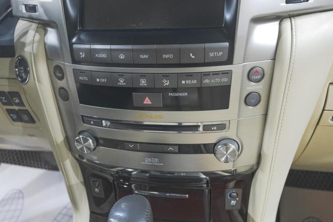 Lexus LX III Рестайлинг с пробегом 2013 года, цена 4 419 000 рублей, 283000 км, внедорожник, Автокод Объявления