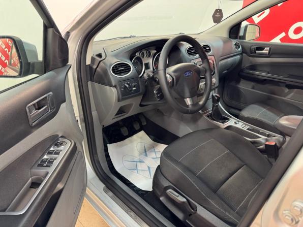 Ford Focus II Рестайлинг с пробегом 2010 года, цена 570 000 рублей, 218412 км, седан, Автокод Объявления