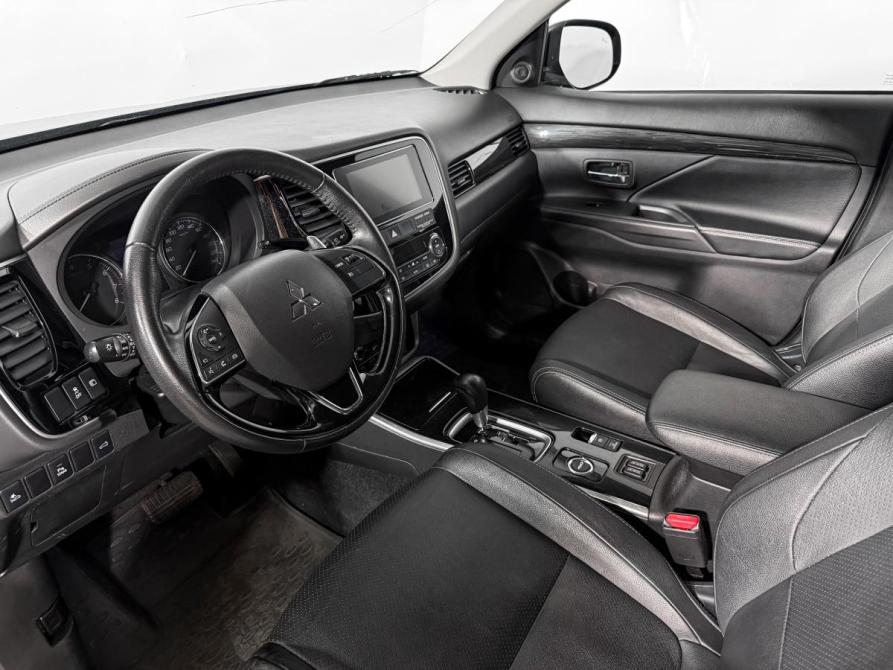 Mitsubishi Outlander III Рестайлинг 3 Санкт-Петербург  - изображение 9