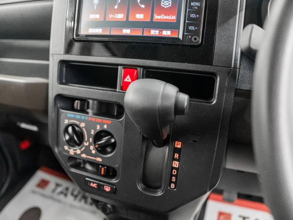 Toyota Roomy I Рестайлинг с пробегом 2022 года, цена 1 099 000 рублей, 98500 км, микровэн, Автокод Объявления