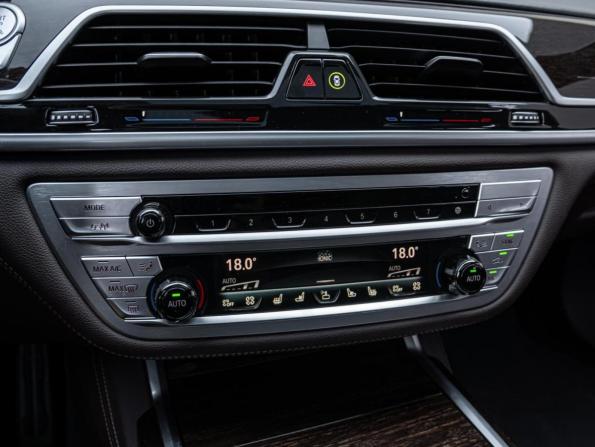 BMW 7 серии VI (G11/G12) Рестайлинг с пробегом 2020 года, цена 6 604 000 рублей, 108703 км, седан, Автокод Объявления