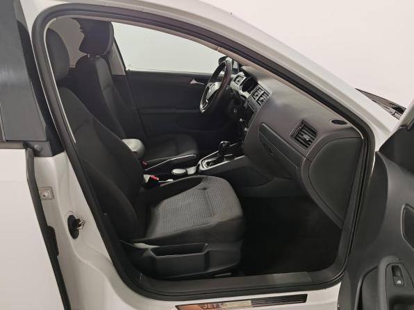 Volkswagen Jetta VI Рестайлинг с пробегом 2016 года, цена 1 089 000 рублей, 271795 км, седан, Автокод Объявления