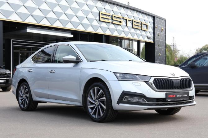 Skoda Octavia IV (A8) с пробегом 2020 года, цена 2 380 000 рублей, 63623 км, лифтбек, Автокод Объявления