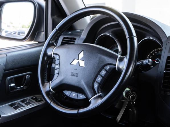 Mitsubishi Pajero IV Рестайлинг 1 с пробегом 2012 года, цена 2 499 000 рублей, 183092 км, внедорожник, Автокод Объявления